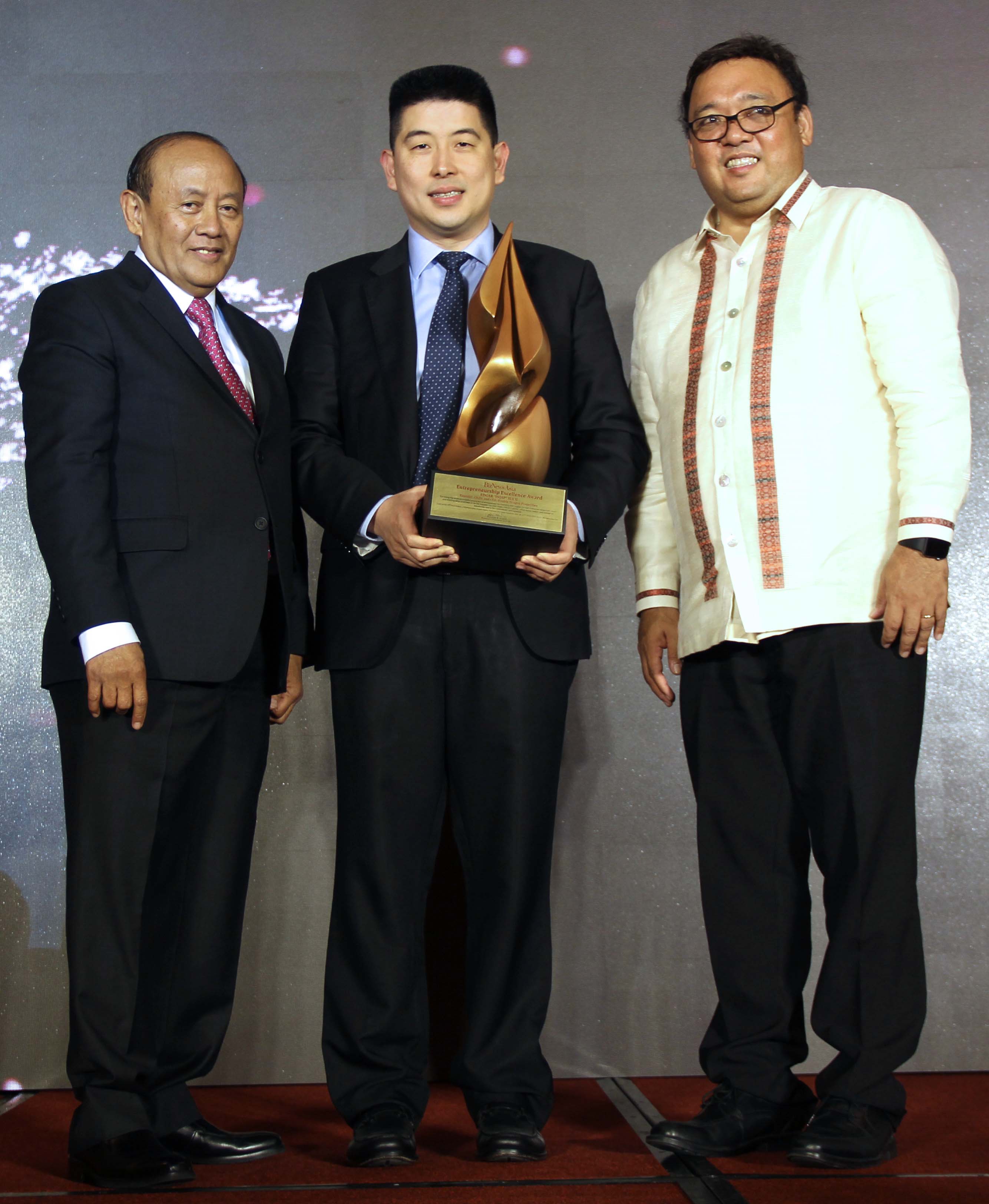 EDGAR SIA BNA AWARDING – BizNewsAsia